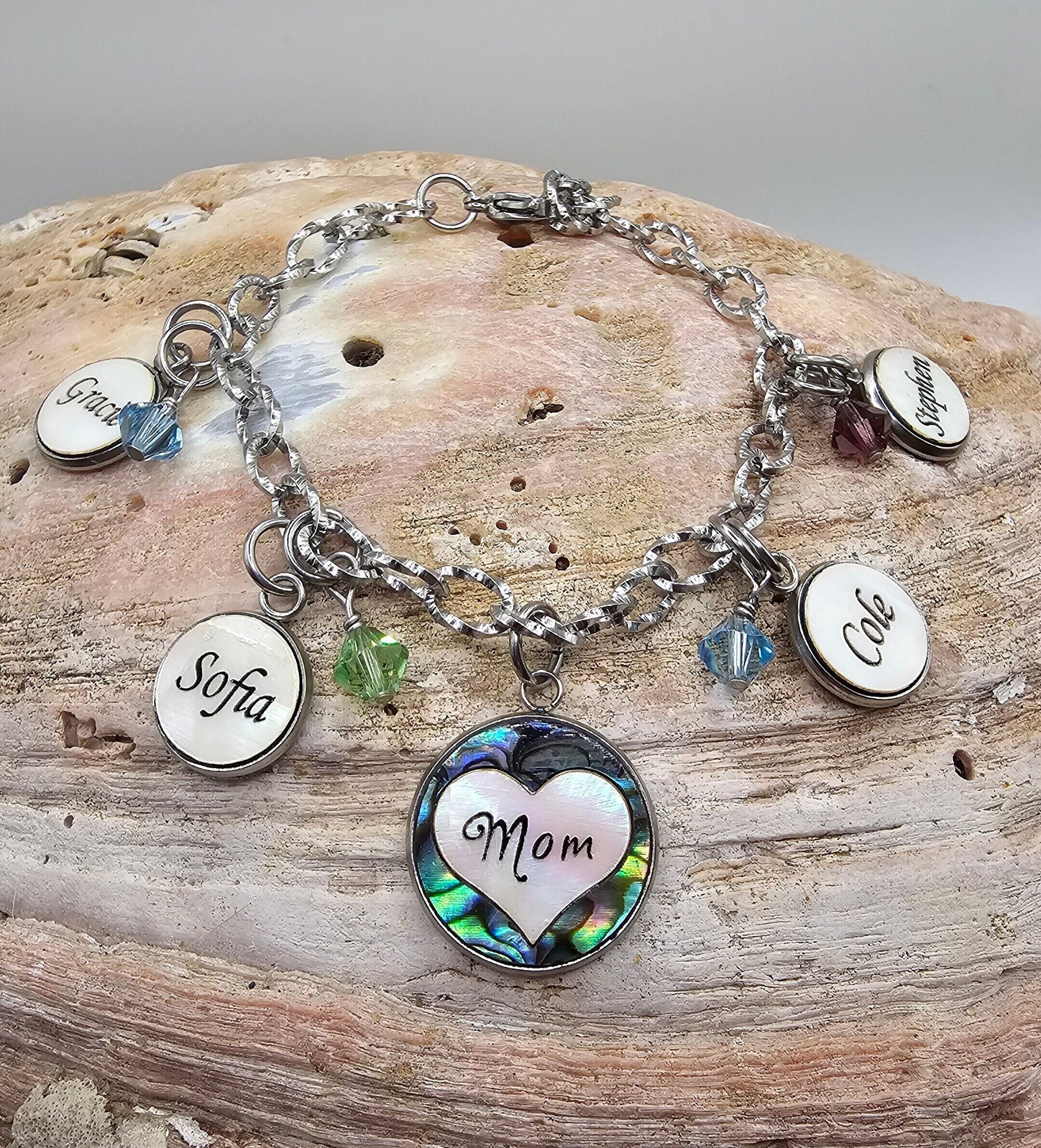 Custom Mom Bracelet with Kids Names - Mother of Pearl Shell, Personalized Birthstones Jewelry for Mother's Day Gift