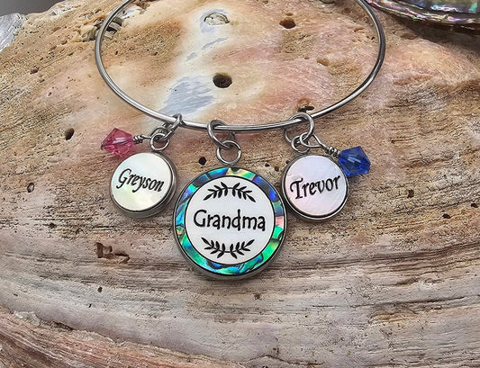 Grandma Bracelet - Custom Grandkid Name Grandma Bracelet - Mother of Pearl & Birthstone Charms - Perfect Gift for Grandmothers