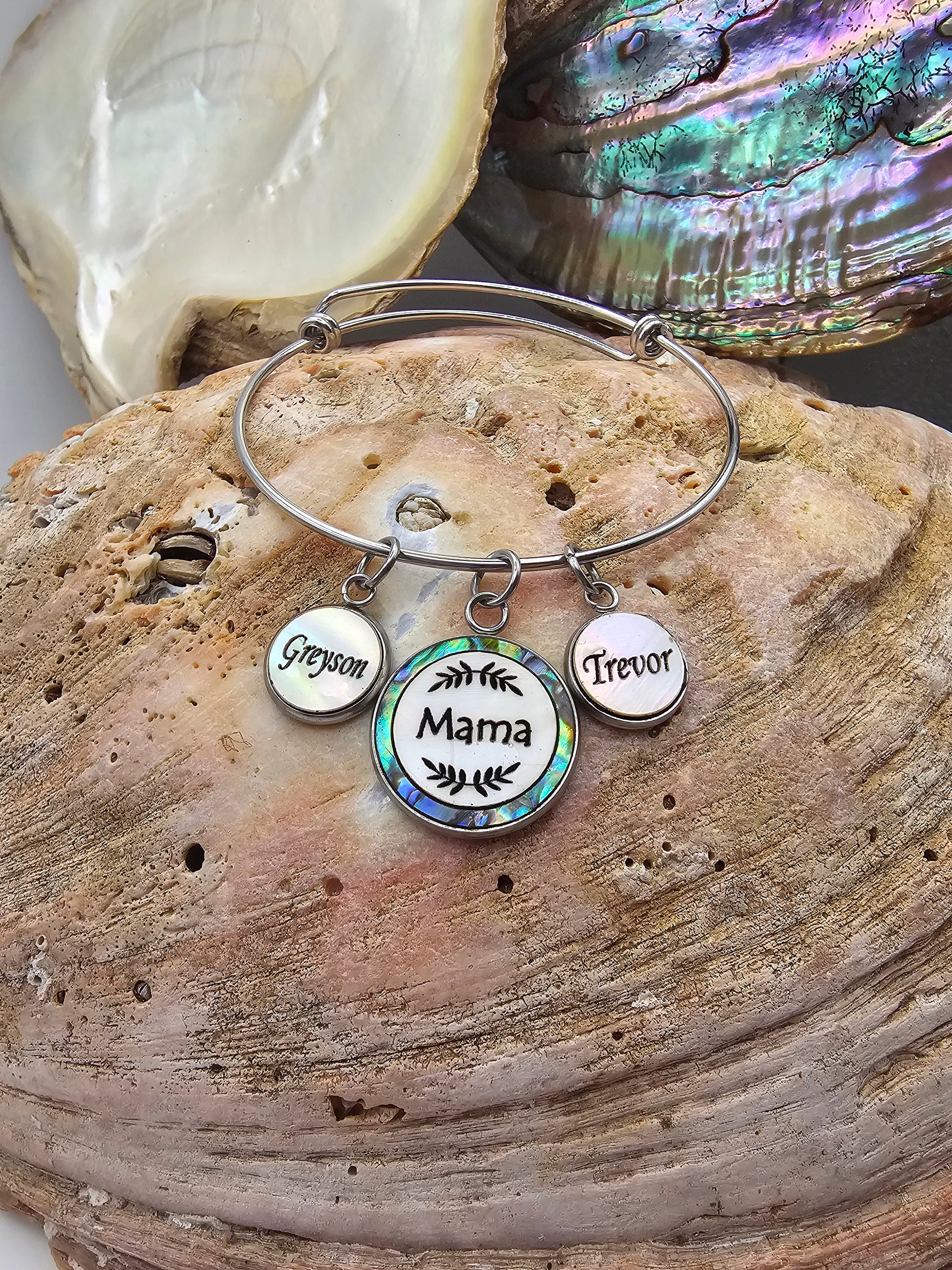Custom Mom Bracelet with Kids Names - Mother of Pearl Shell, Personalized Birthstones Jewelry for Mother's Day Gift
